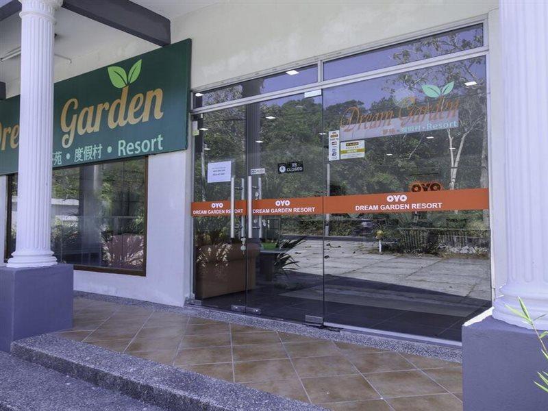 Oyo 89679 Dream Garden Resort Ayer Hangat Exterior foto